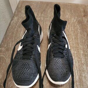 NIKE LUNAREPIC FLYKNIT BLACK ANTHRACITE ATHLETIC RUNNING SHOE